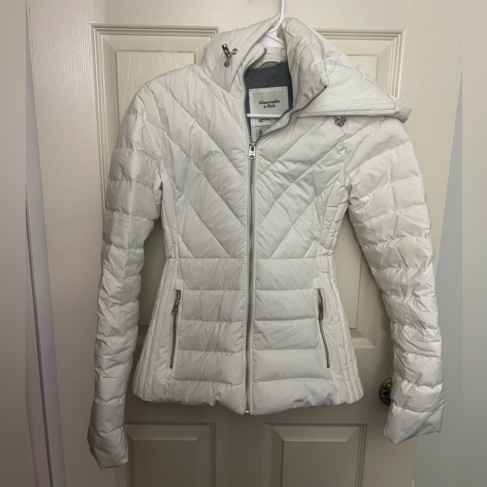 Abercrombie XXS white puffer